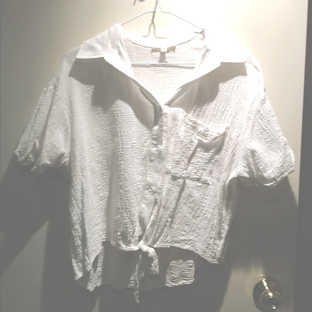White crop knot tee